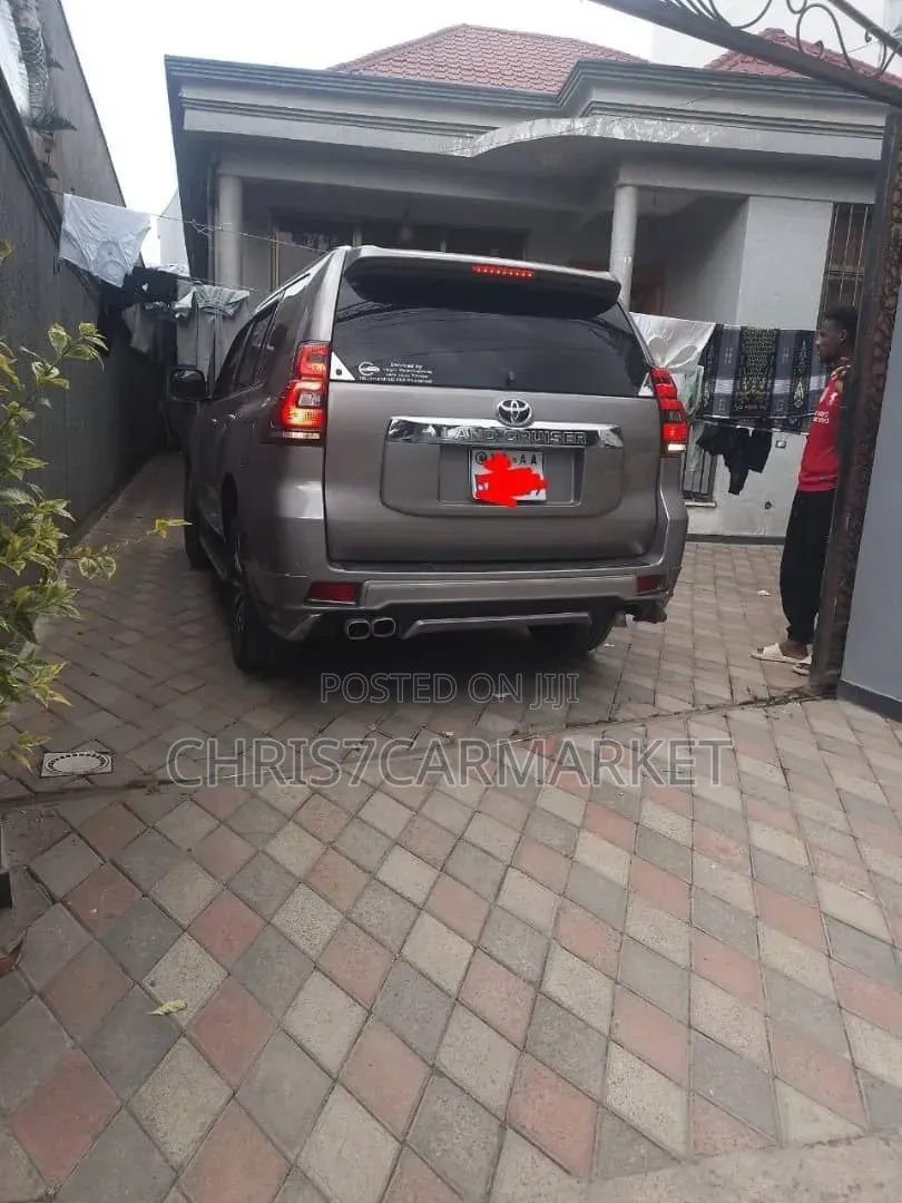 Toyota Land Cruiser Prado 2018 Gold