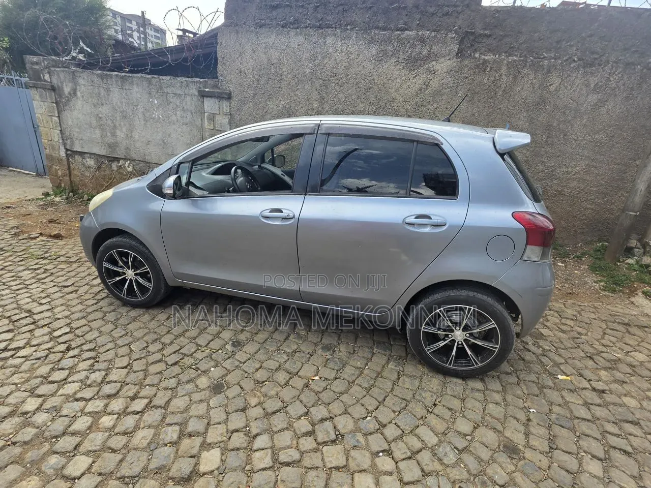 Toyota Corolla 2009 Gray