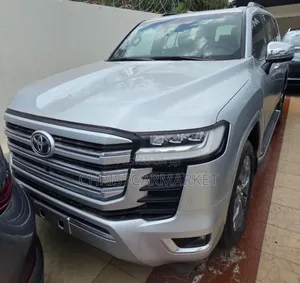 New Toyota Land Cruiser 2023 Silver