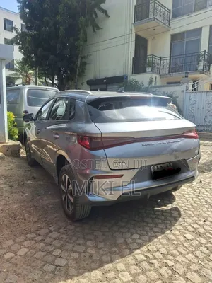 BYD E2 43 kWh 94 hp FWD 2024 Gray