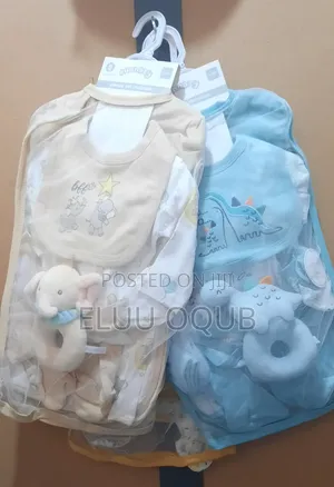 Eight 8 Pieces Set for Babies in Different Colors