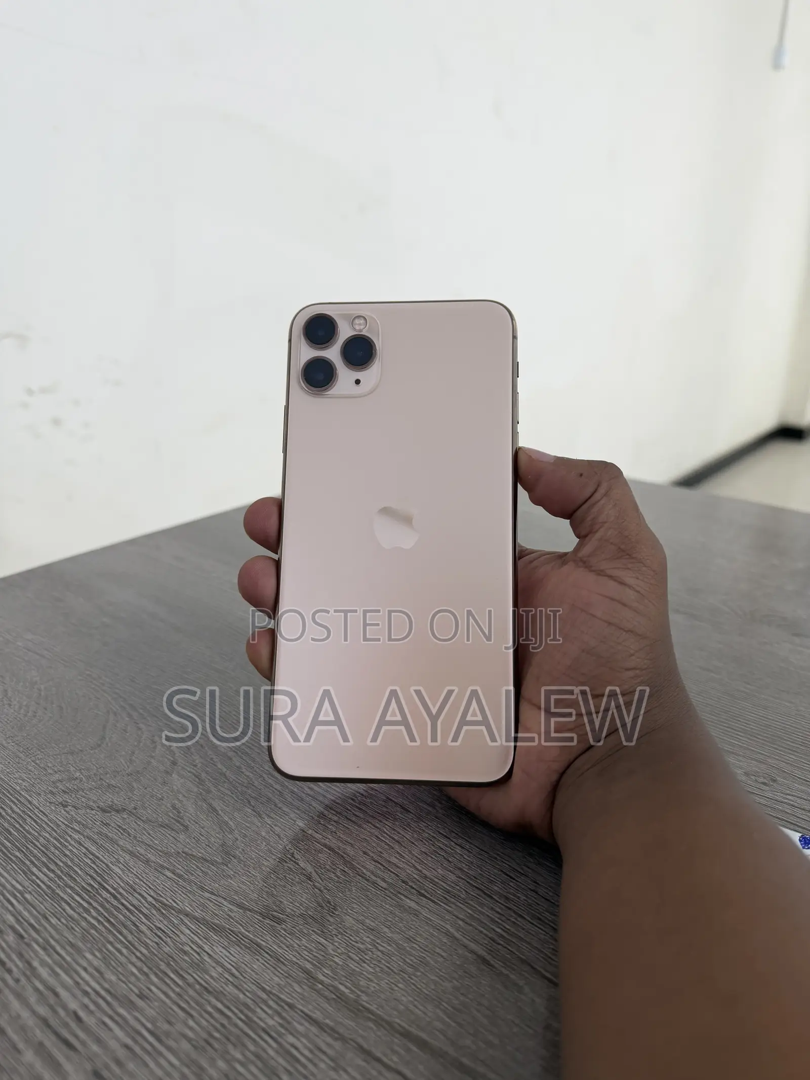 Apple iPhone 11 Pro Max 64 GB Gold
