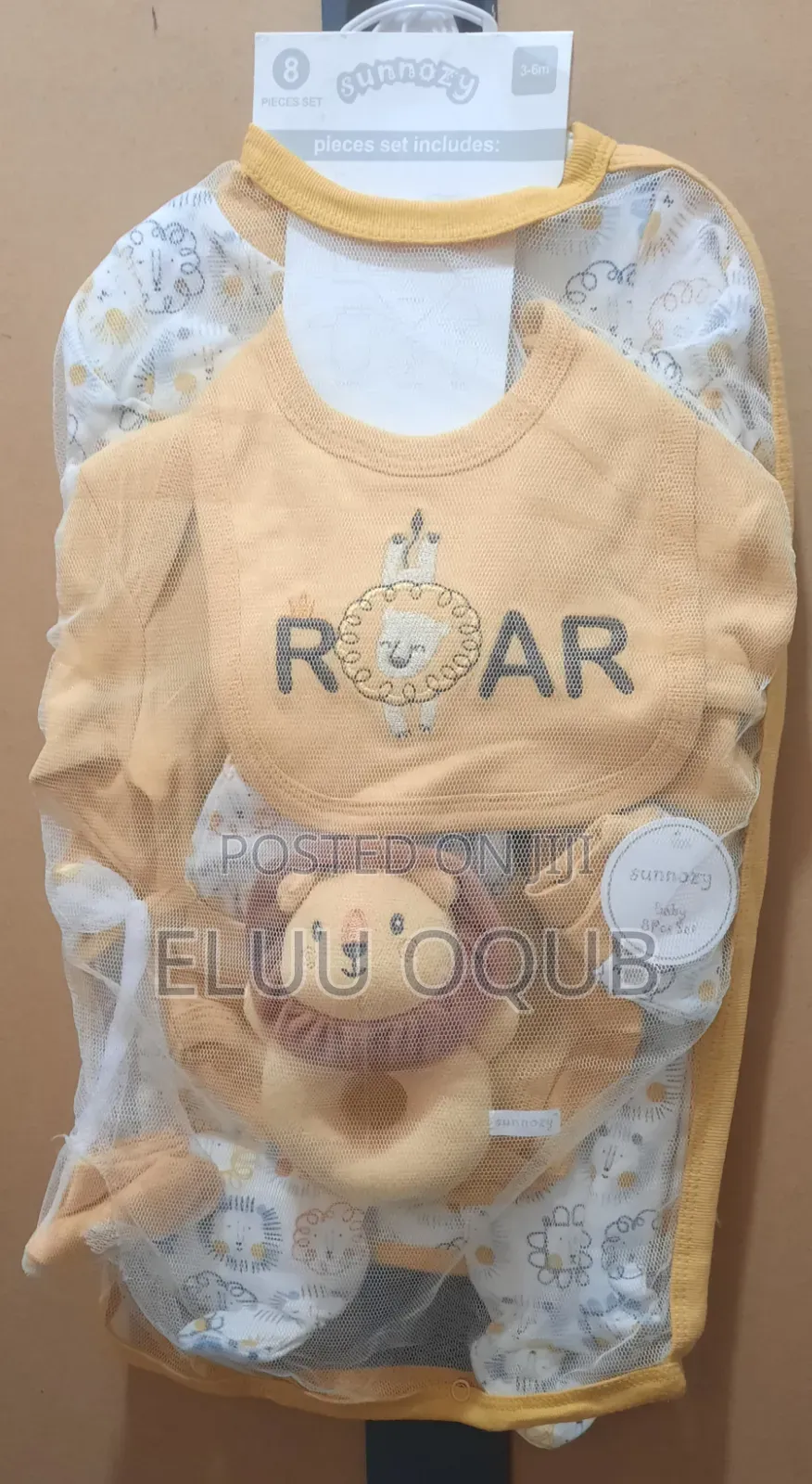 Eight 8 Pieces Set for Babies in Different Colors