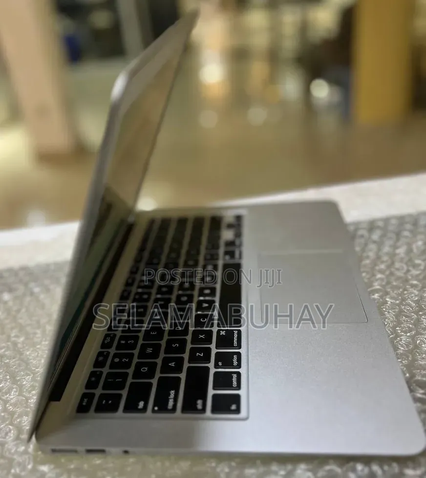 New Laptop Apple MacBook Air 2014 4GB Intel Core i5 SSD 256GB