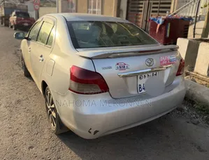 Toyota Belta 2010 Silver