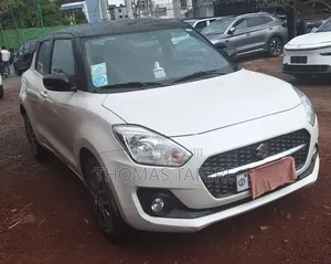 Suzuki Swift 2022 White