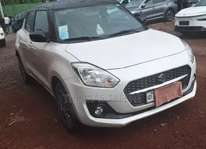 Suzuki Swift 2022 White