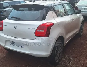 Suzuki Swift 2022 White