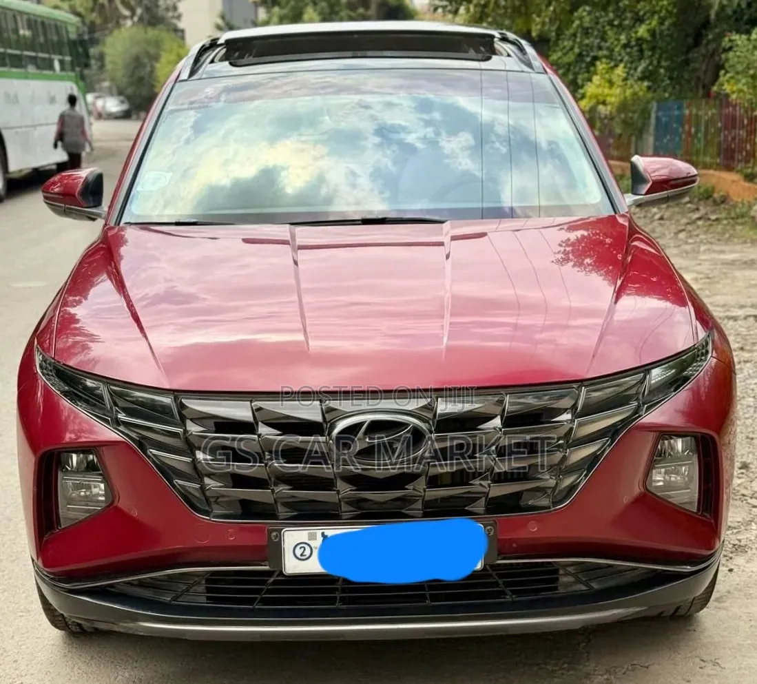 Hyundai Tucson 2022 Red