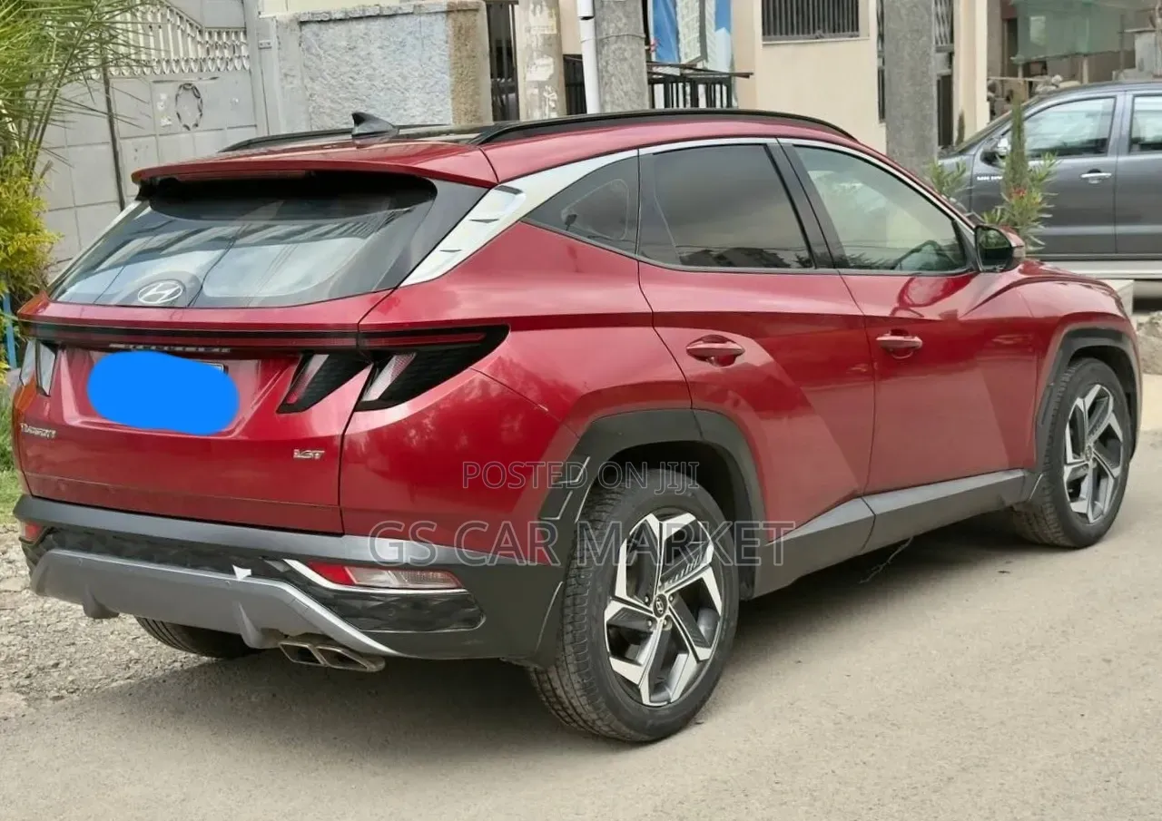 Hyundai Tucson 2022 Red