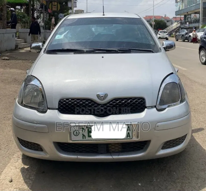 Toyota Vitz 2002