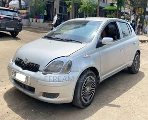 Toyota Vitz 2002