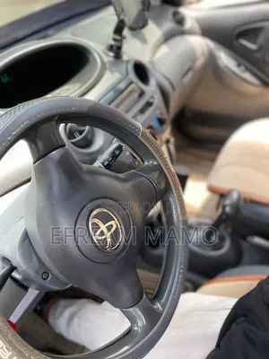 Toyota Vitz 2002