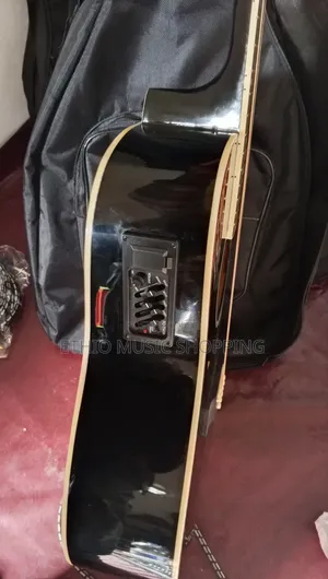 Acustic Guitar