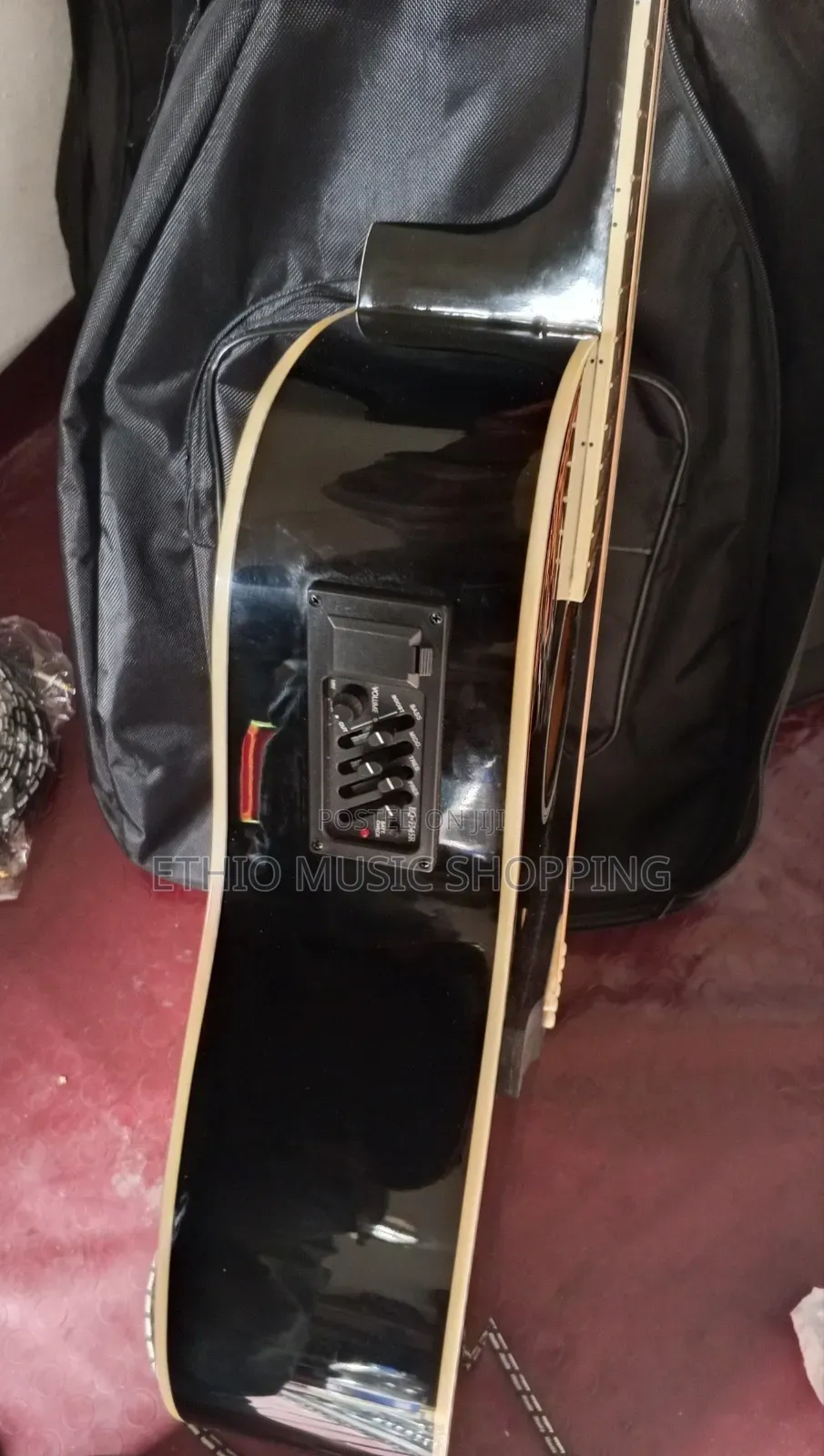 Acustic Guitar