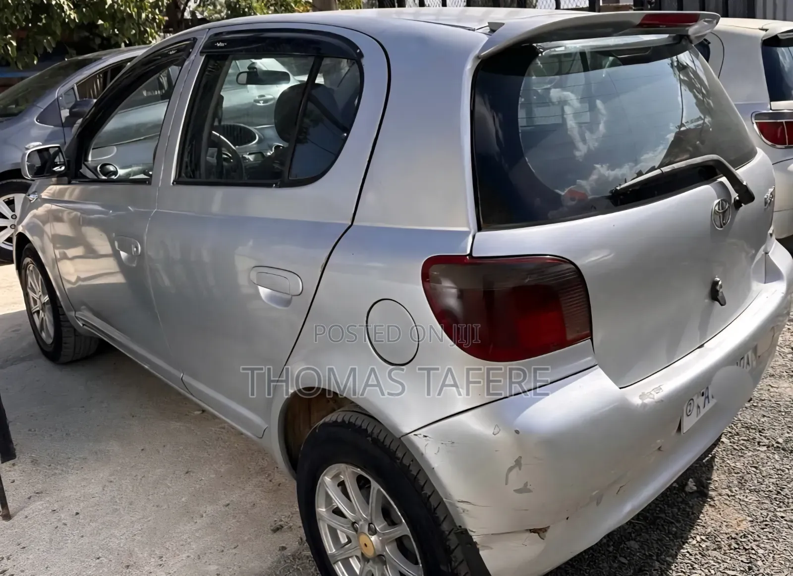 Toyota Vitz 2000 Silver