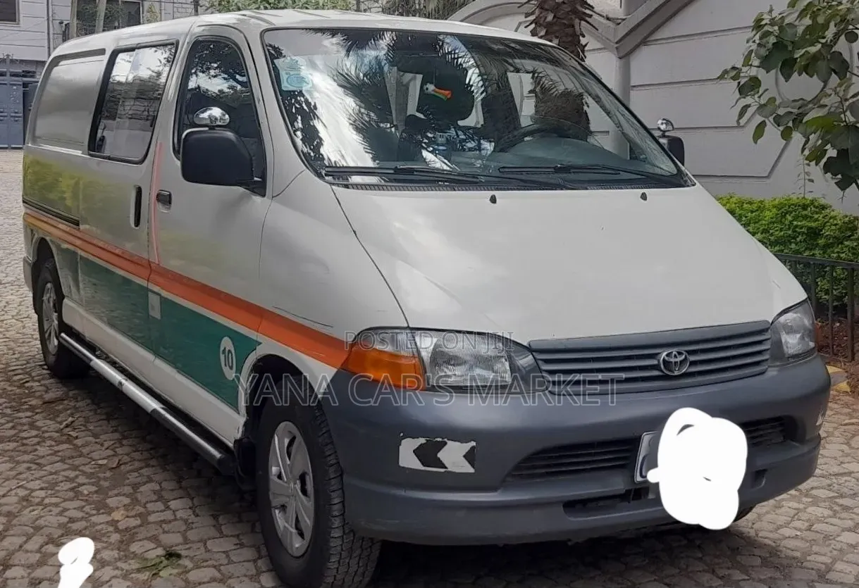 Toyota HiAce 2003