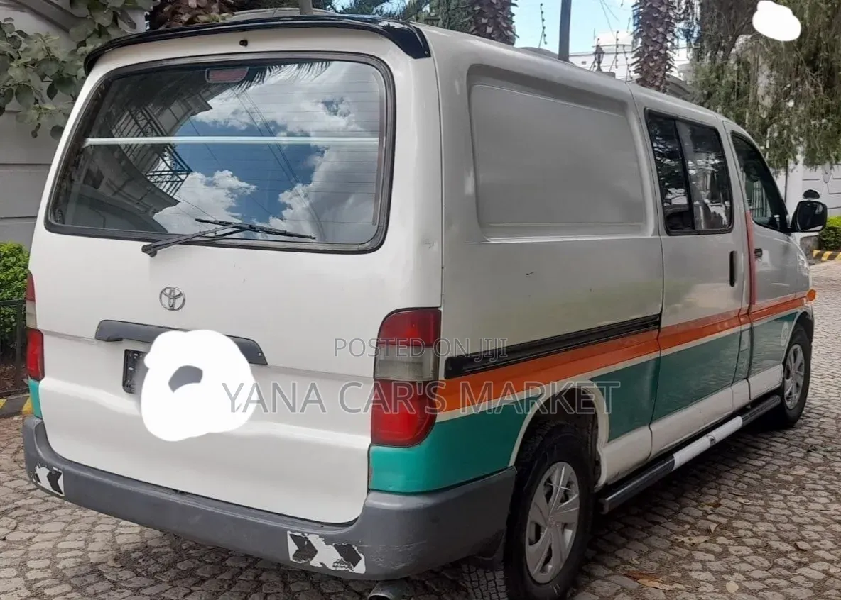 Toyota HiAce 2003