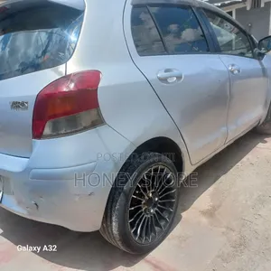 Toyota Yaris 2009 Silver