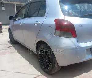 Toyota Yaris 2009 Silver