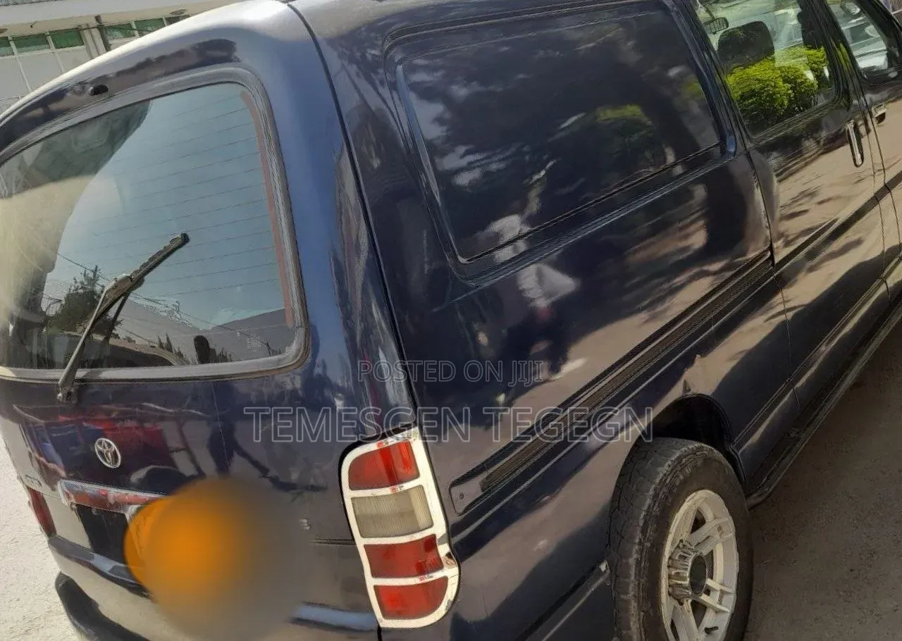 Toyota HiAce 2008 Brown