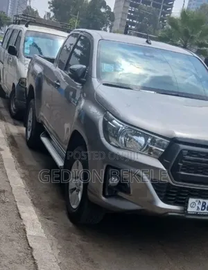 Toyota Hilux 2020 Gray