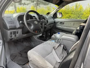 Toyota Hilux 2007 Gray