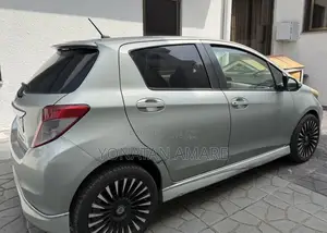 Toyota Yaris 2012 Silver