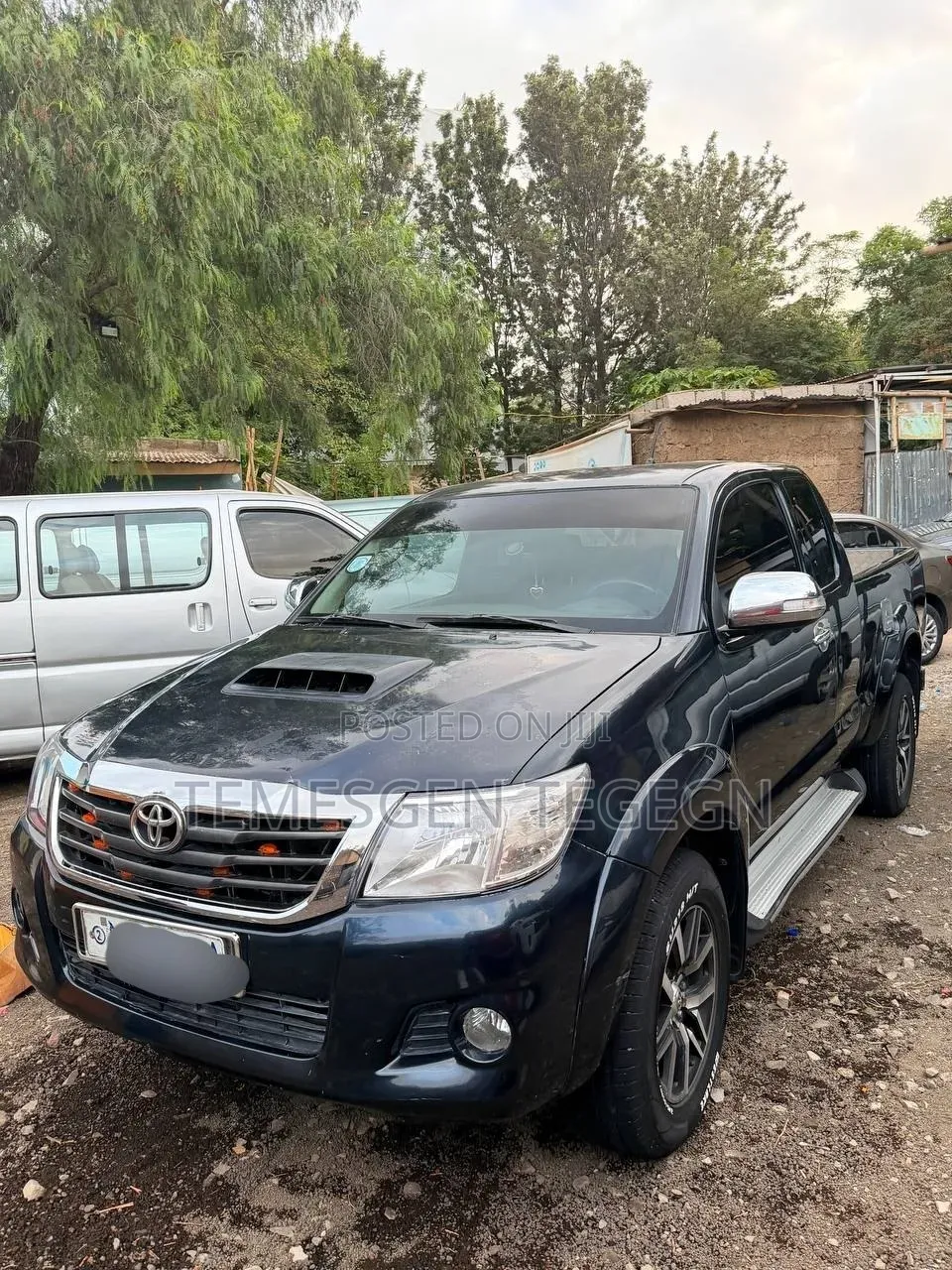 Toyota Hilux 2013 Black
