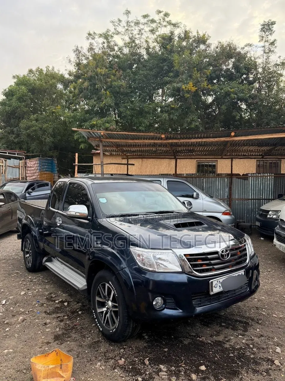 Toyota Hilux 2013 Black