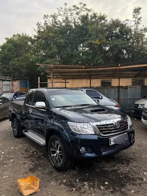 Toyota Hilux 2013 Black