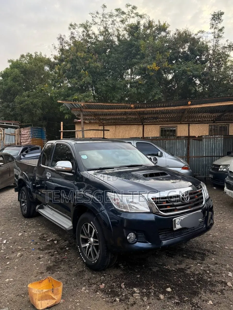 Toyota Hilux 2013 Black