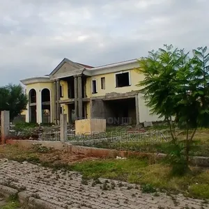 4bdrm House in Akaky Kaliti for sale
