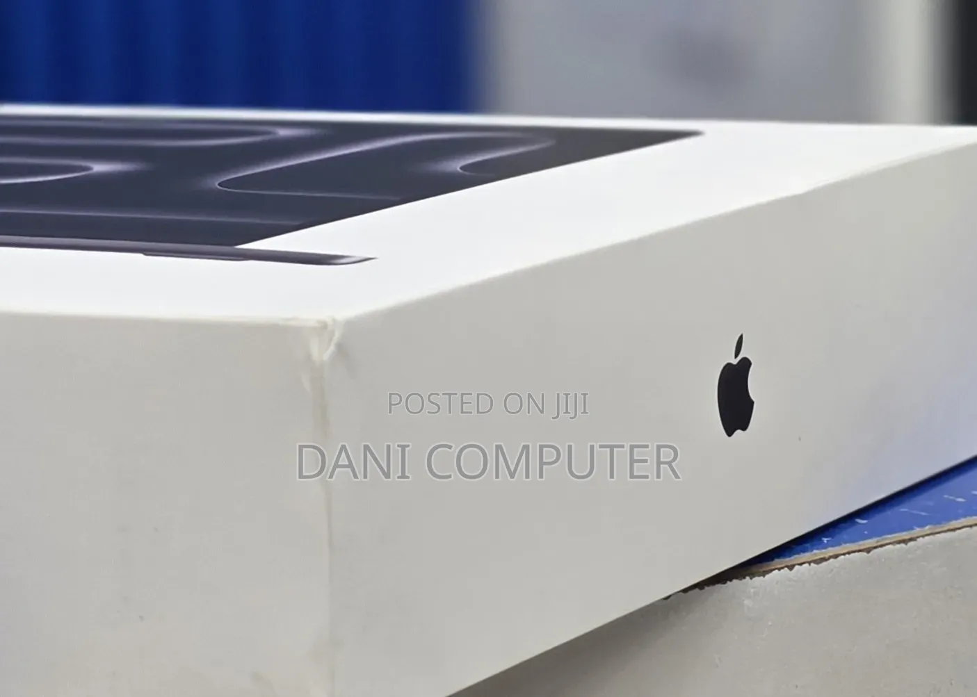 New Laptop Apple MacBook Pro 2025 M5 24GB Apple M5 SSD 1T