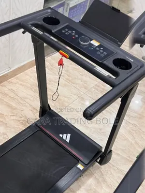 አስደሳች ተመጣታኝ ቀልጣፋ አዲዳስ ትሬድሚል