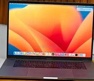 New Laptop Apple MacBook Pro 2018 16GB Intel Core i7 SSD 512GB
