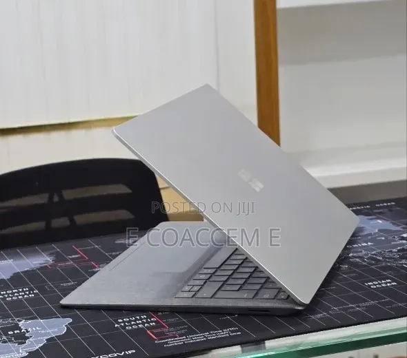 New Laptop Microsoft Surface 16GB Intel Core i7 SSD 512GB