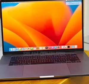 New Laptop Apple MacBook 2018 16GB Intel Core i7 SSD 512GB