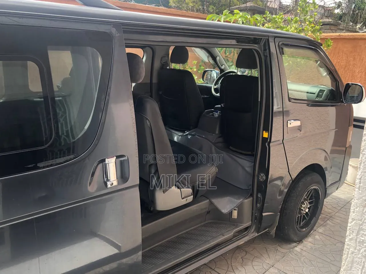 Toyota HiAce 2007 Black