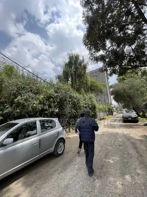 የሚሸጥ 500ካሬ ቦታቦሌ !500sqm Land for Sale! Bole