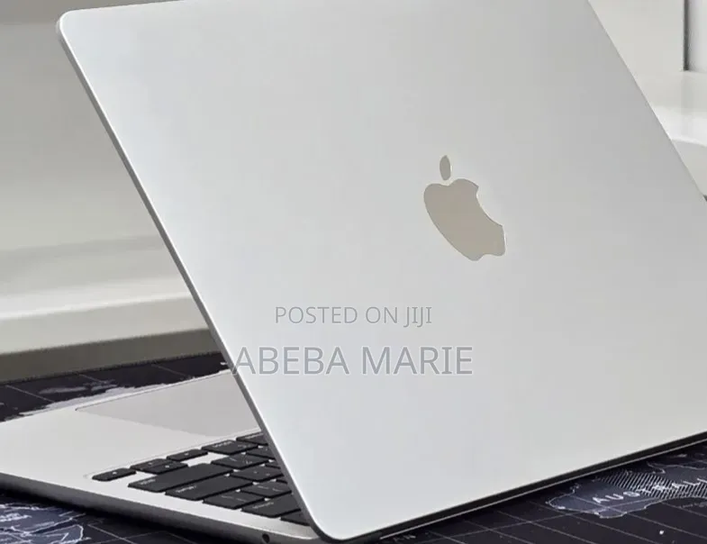 New Laptop Apple MacBook Air 2022 M2 16GB Apple M2 SSD 512GB