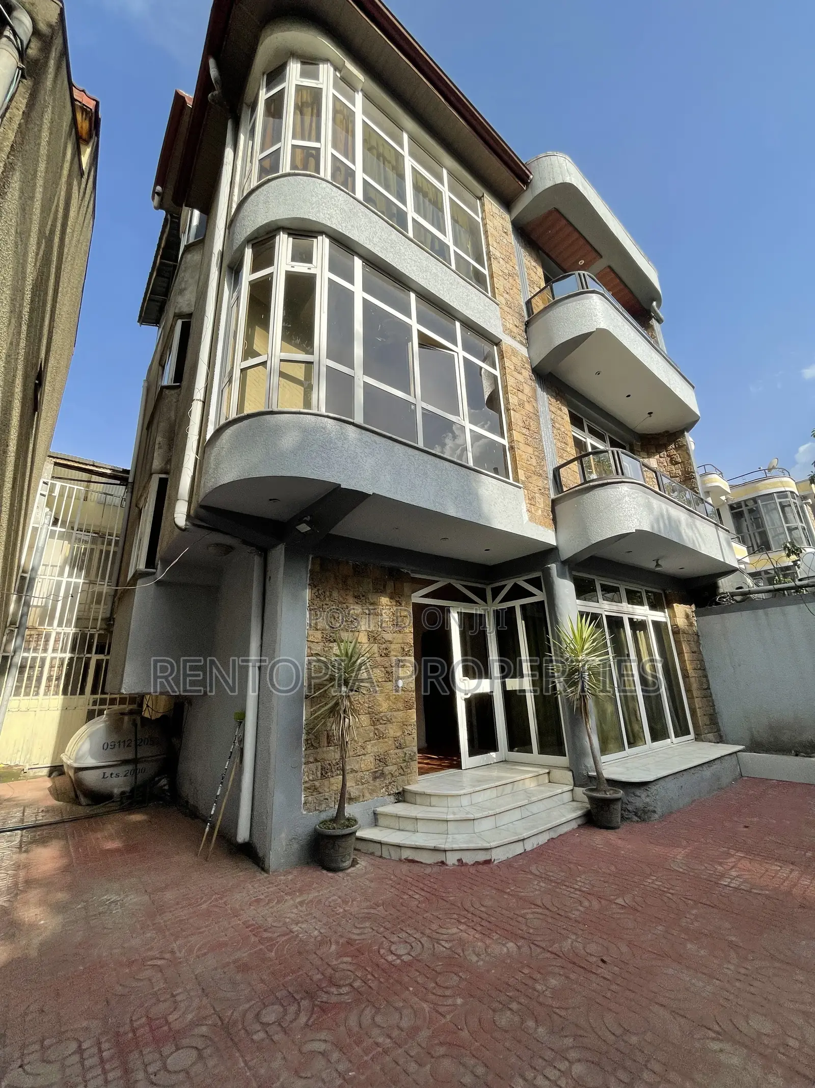 5bdrm Villa in Bole for rent