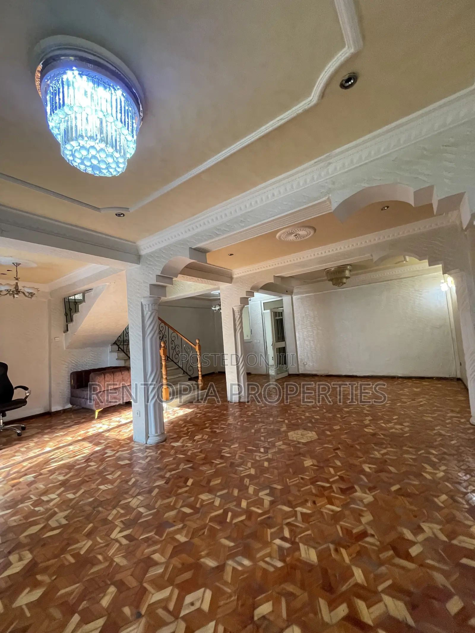 5bdrm Villa in Bole for rent