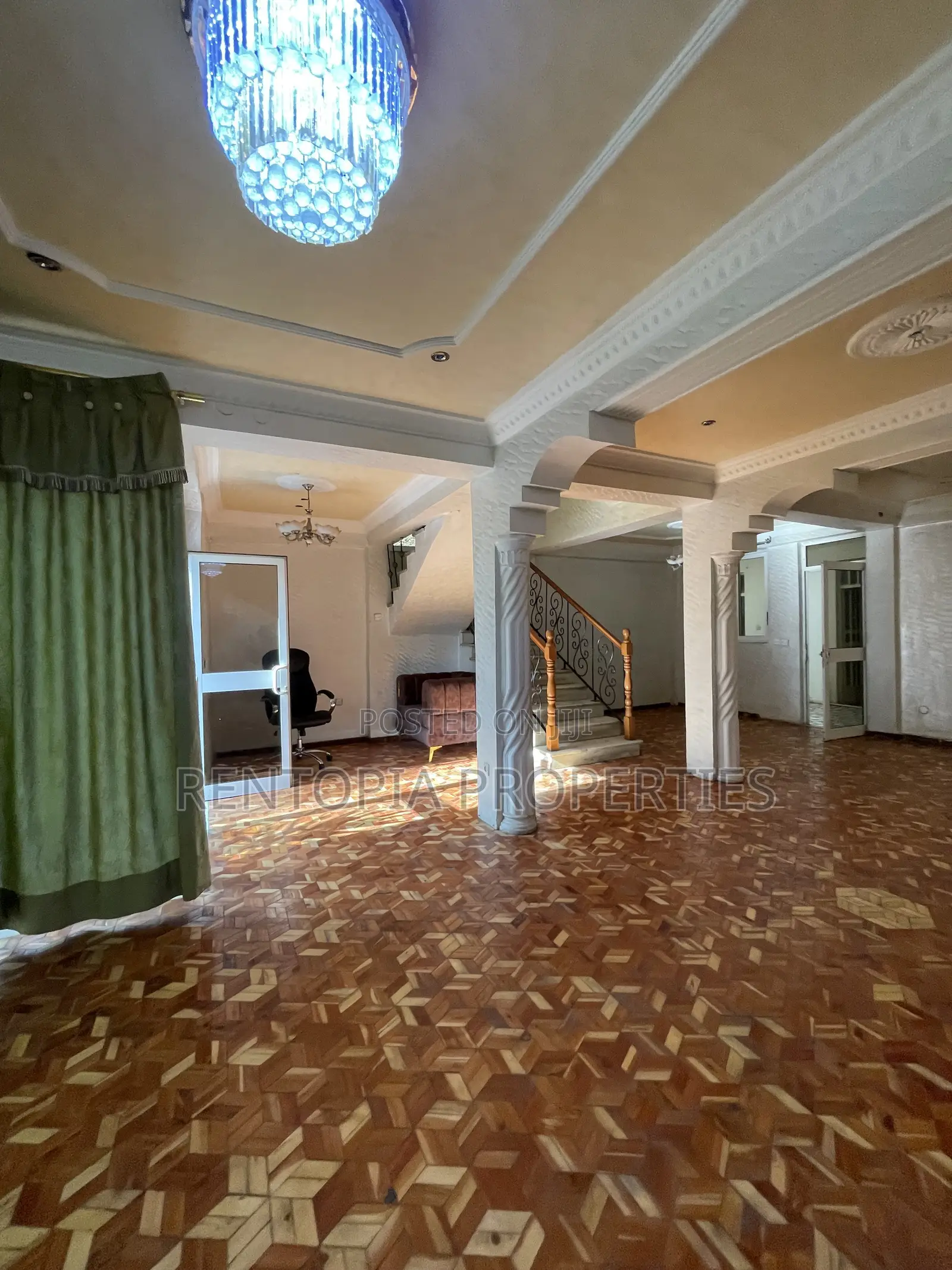 5bdrm Villa in Bole for rent