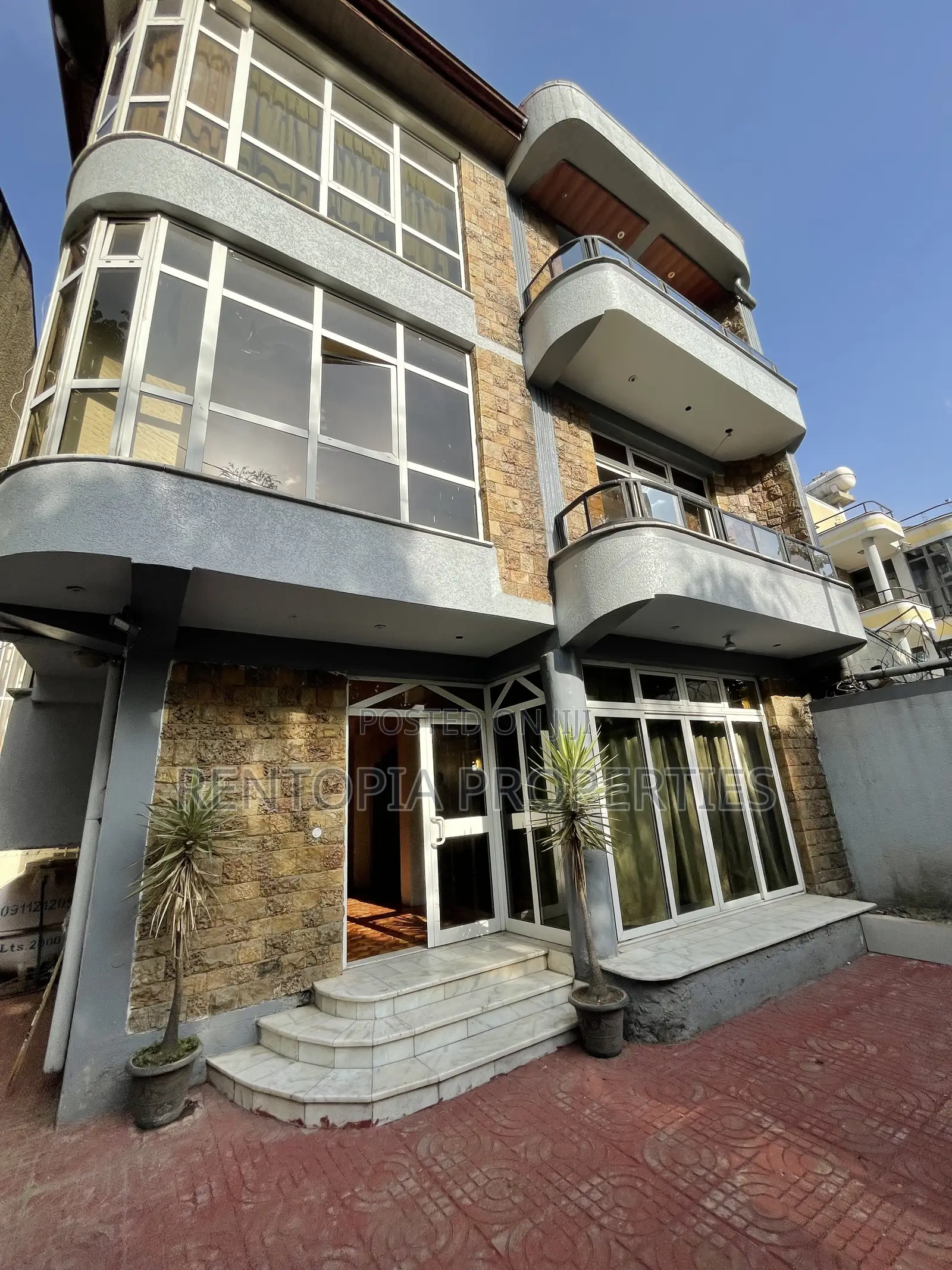 5bdrm Villa in Bole for rent