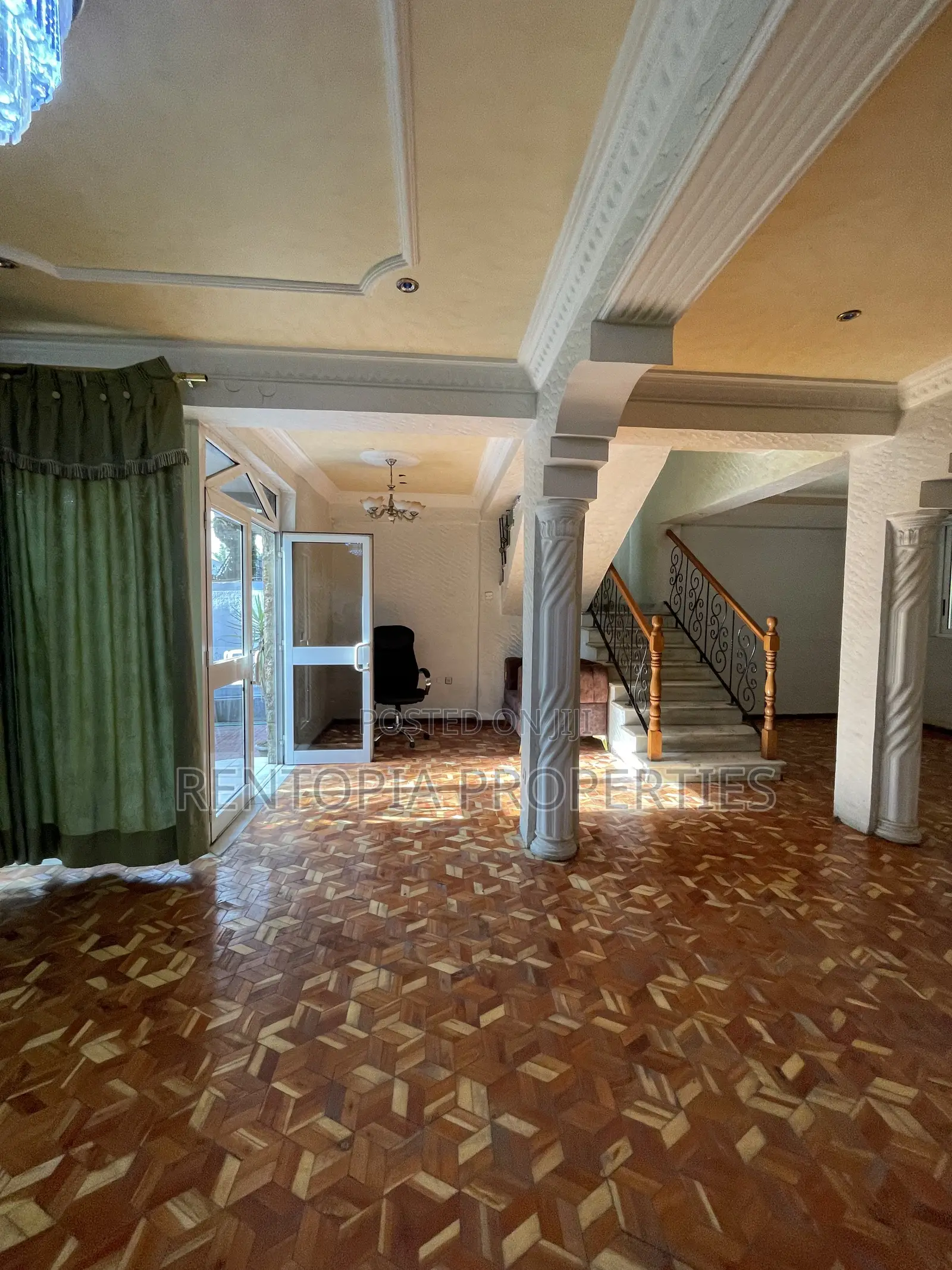 5bdrm Villa in Bole for rent