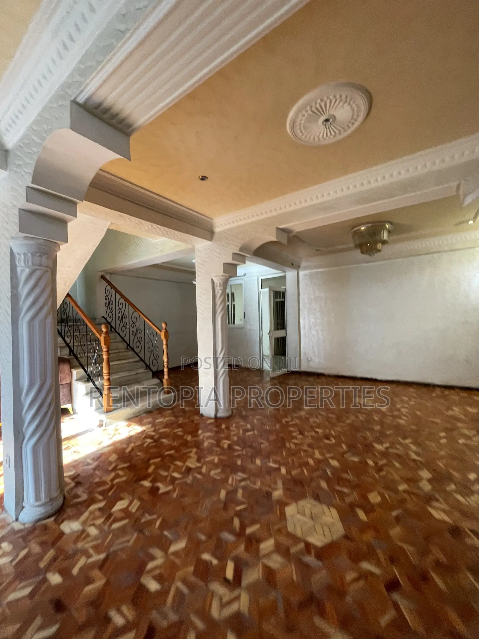 5bdrm Villa in Bole for rent