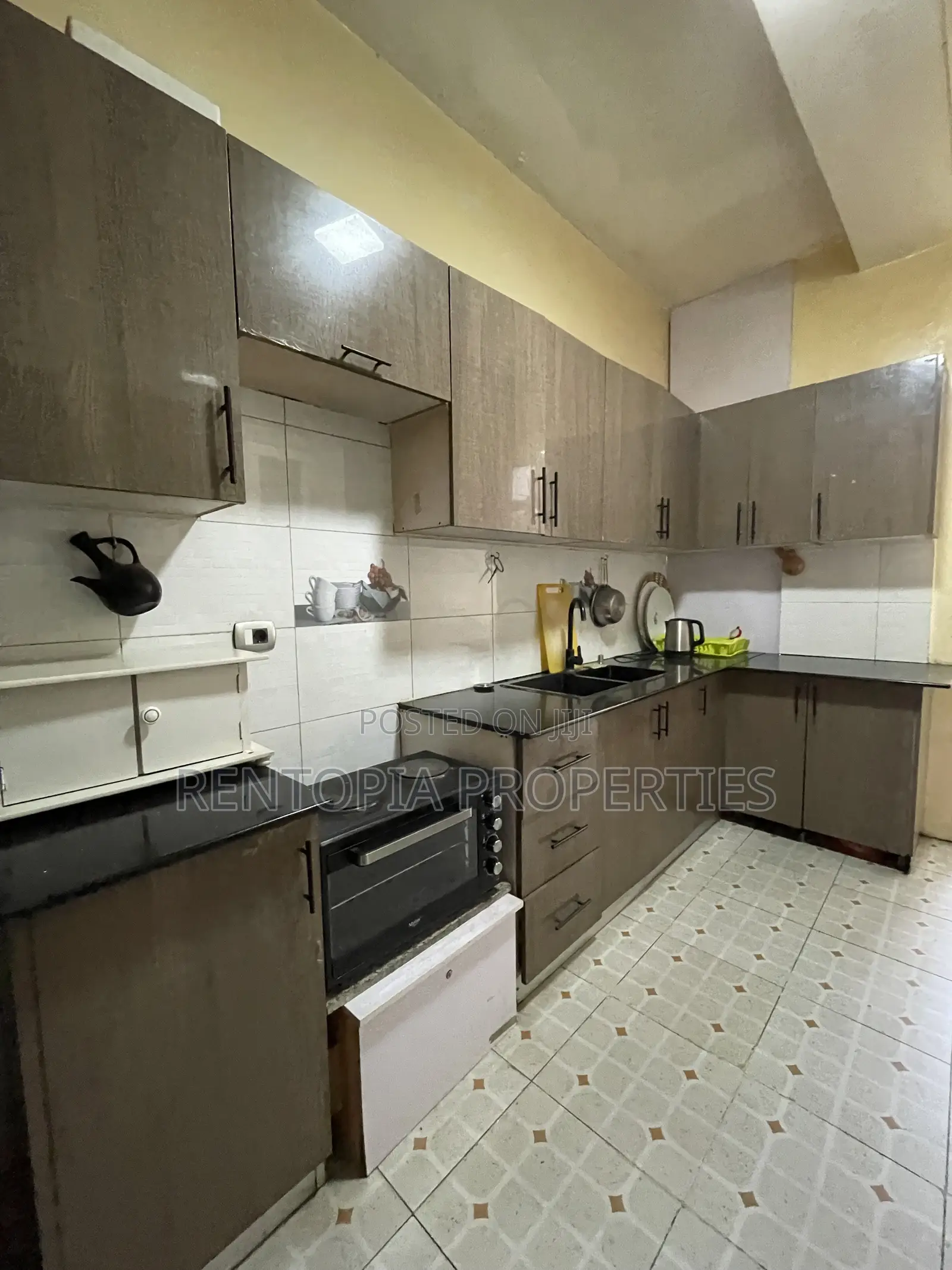 Furnished 3bdrm Apartment in Bole for rent