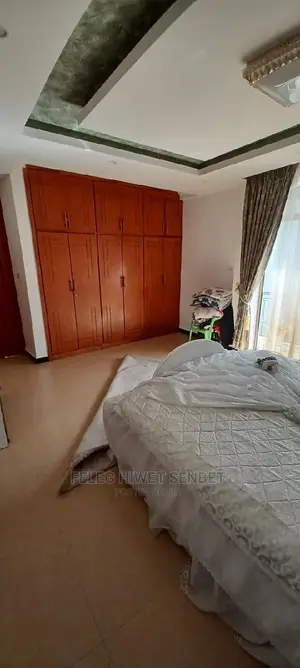5bdrm House in አአ, Bole for sale
