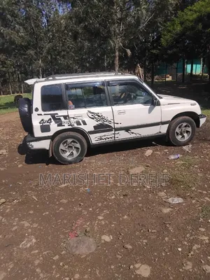 Suzuki Vitara 1996 White